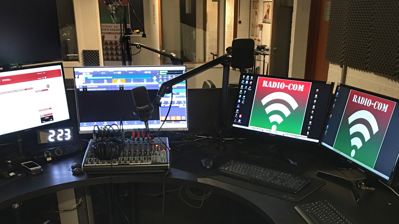 Studio di RadioComTV - il canale televisivo degli Italiani nel mondo